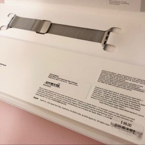 Apple Watch 40mm Stainless Steel Milanese Silver